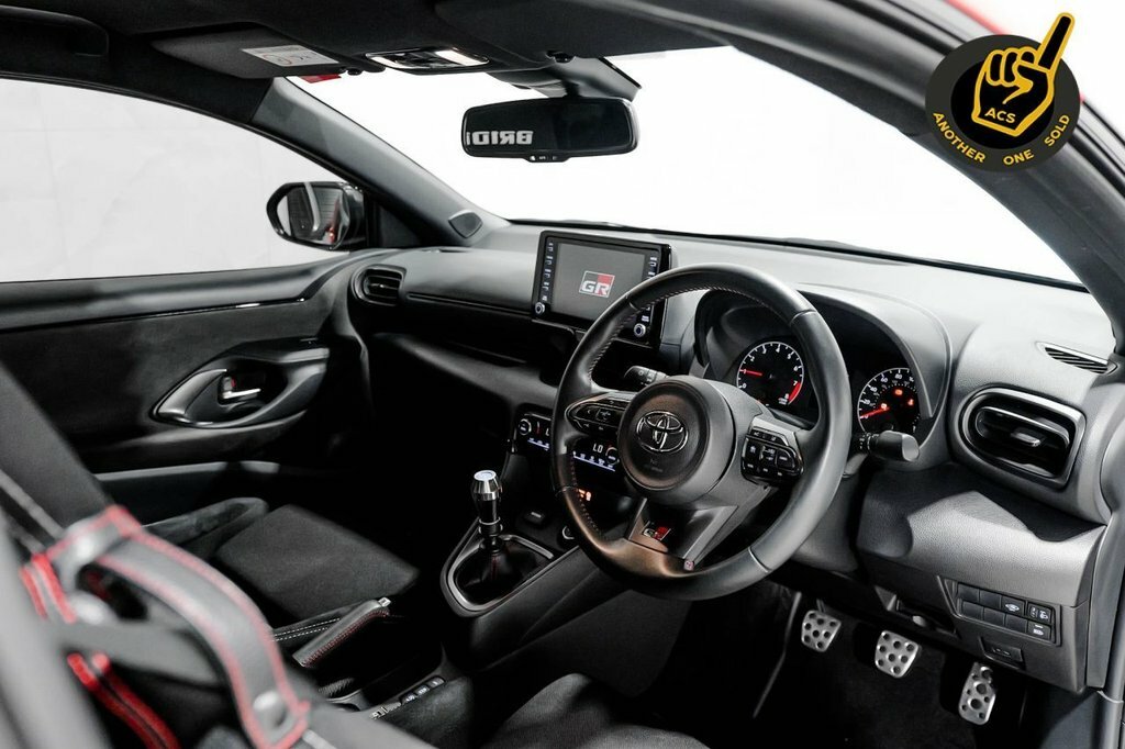 Toyota Yaris 1.6L Gr Circuit Black #3