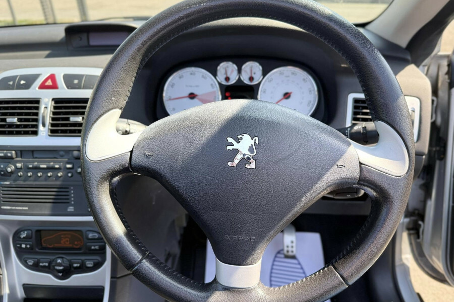 Peugeot 307 CC 2.0 16V Convertible Red #15