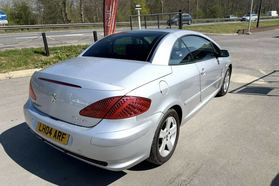 Peugeot 307 CC 2.0 16V Convertible Red #8