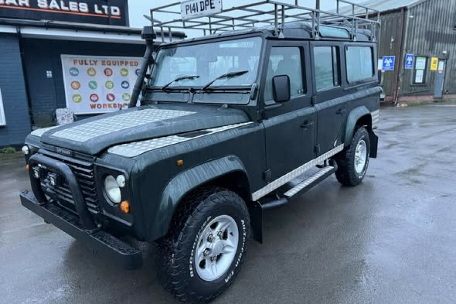 Land Rover Defender 110 110 2.5 Tdi County Mwb White #1