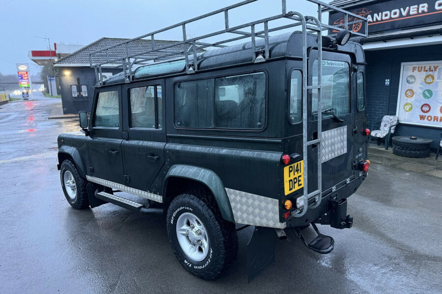 Land Rover Defender 110 110 2.5 Tdi County Mwb White #3