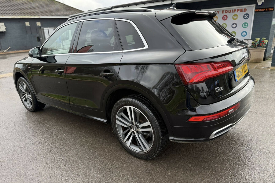 Audi Q5 Suv GU67VLC Black #3
