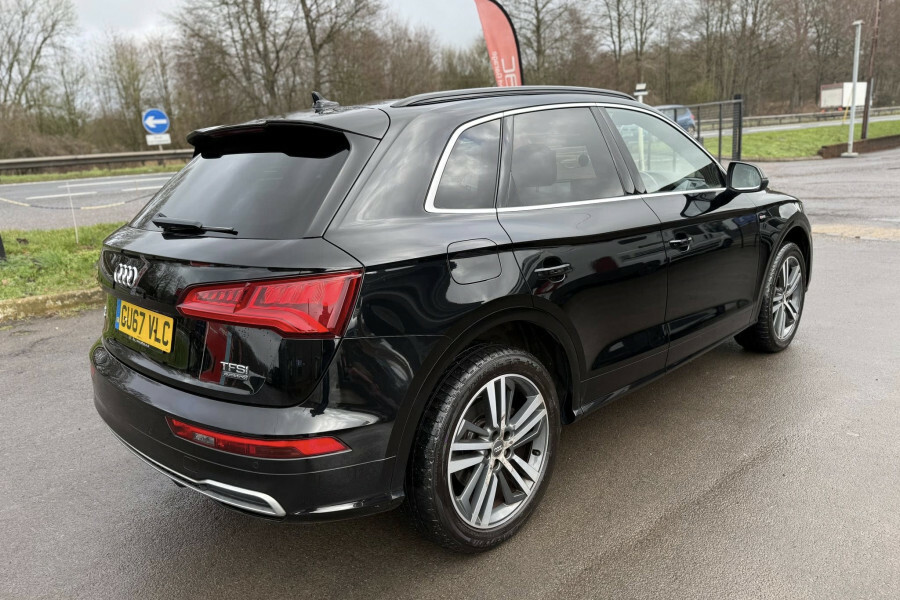 Audi Q5 Suv GU67VLC Black #5
