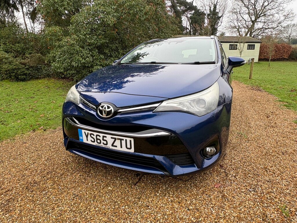 Toyota Avensis 2.0 D-4d Business Edition Touring Sports Euro 6 S Blue
