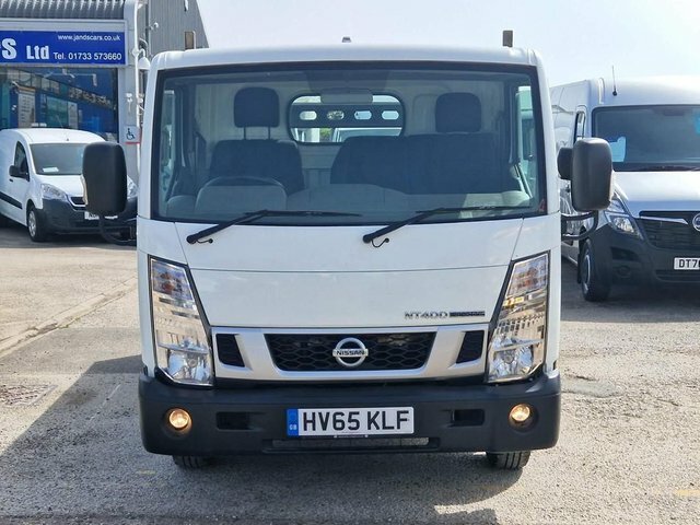 Nissan NT400 Dci 35.14Dropside 136 White #2