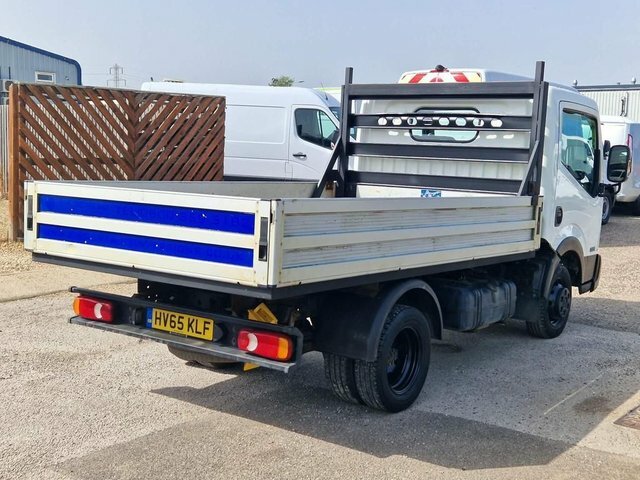 Nissan NT400 Dci 35.14Dropside 136 White #6