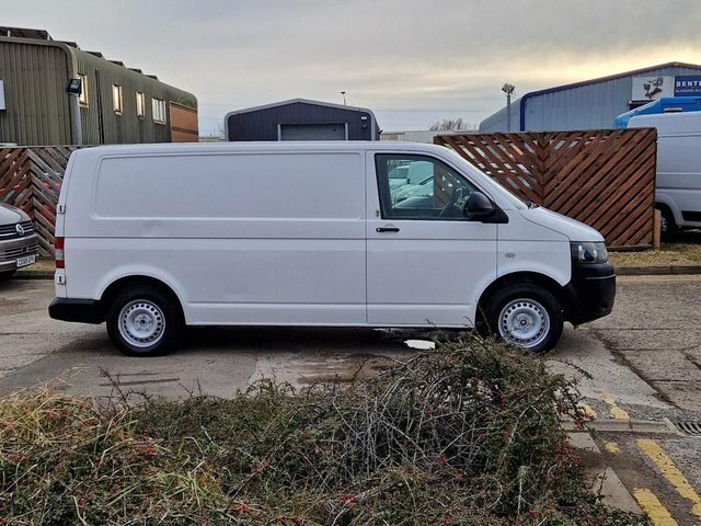 Volkswagen Transporter T30 Tdi Pv Startline EU14XFP White #4