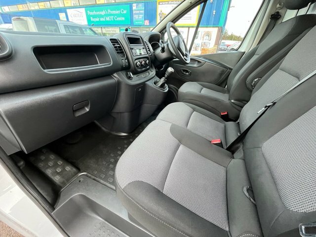 Nissan NV300 Dci 30 Acenta Panel White #4
