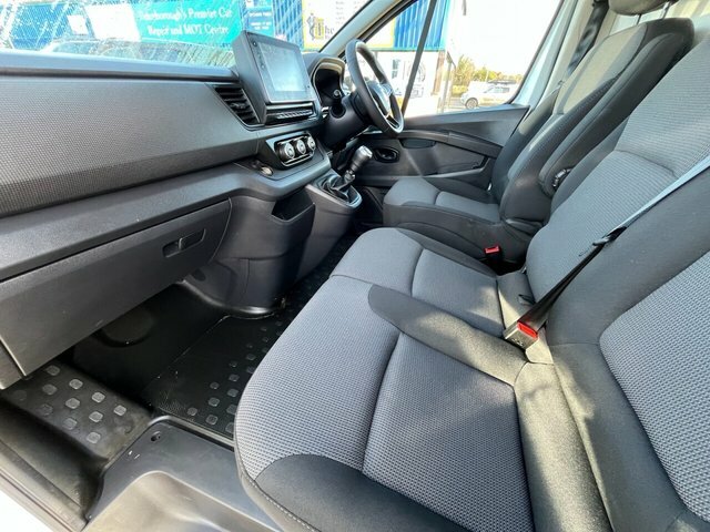 Renault Trafic Dci Blue Ll30 Advance FL74CVV White #4