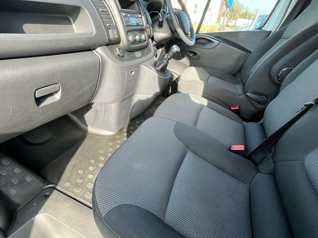Nissan NV300 Dci 30 Acenta Panel White #4