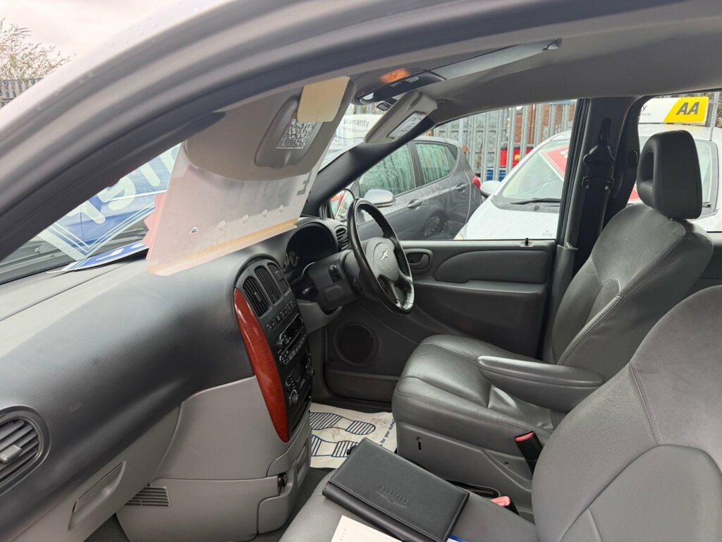 Chrysler Voyager Grand LX Black #23