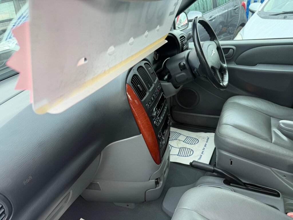Chrysler Voyager Grand LX Black #10