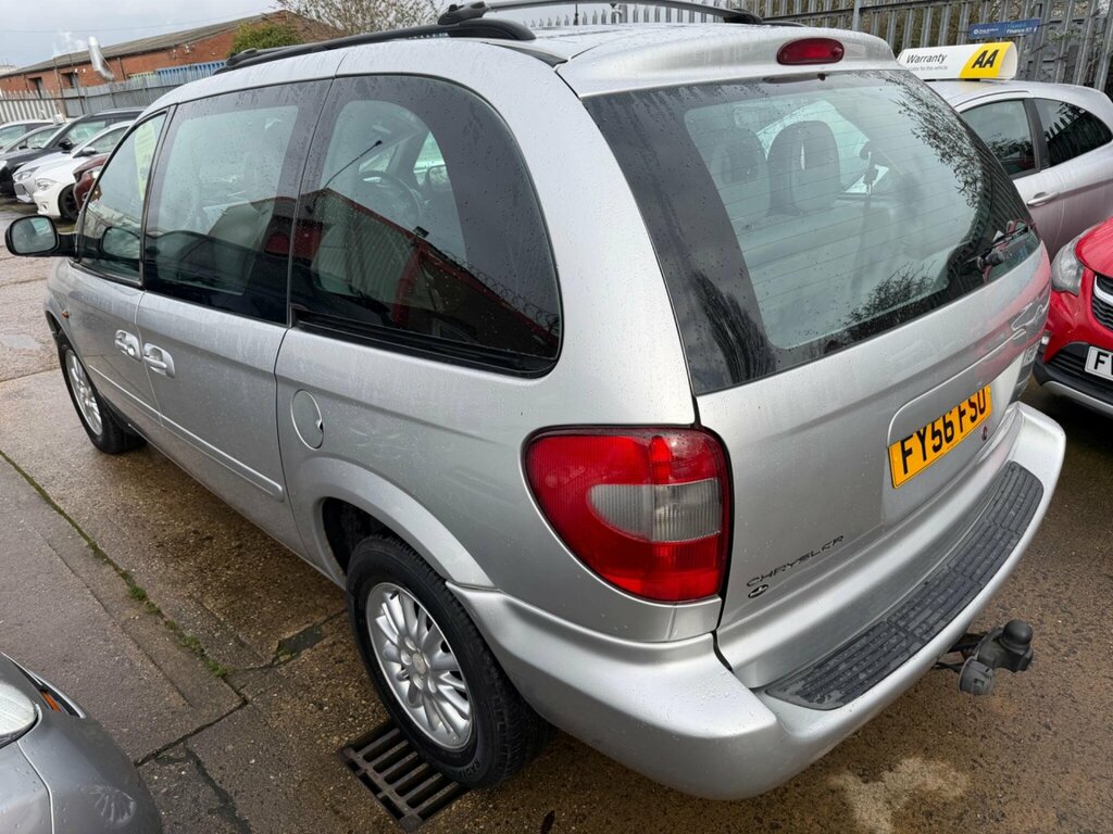 Chrysler Voyager Grand LX Black #4
