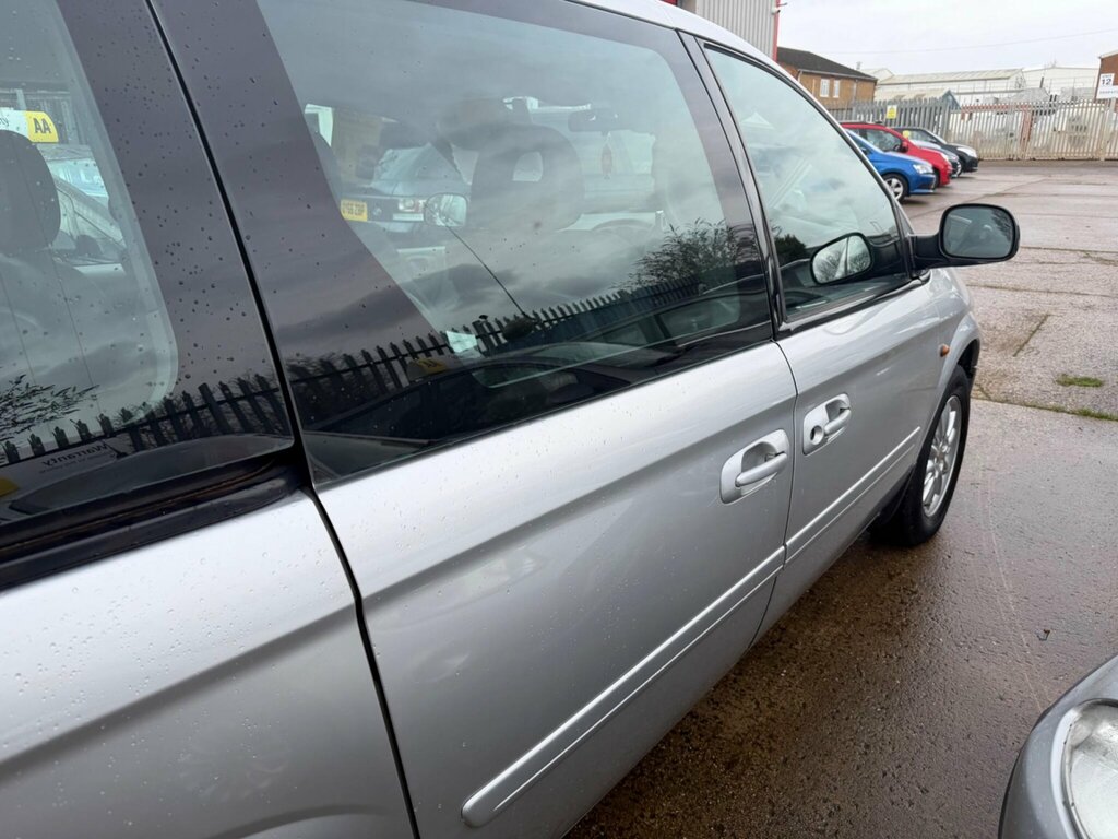 Chrysler Voyager Grand LX Black #20