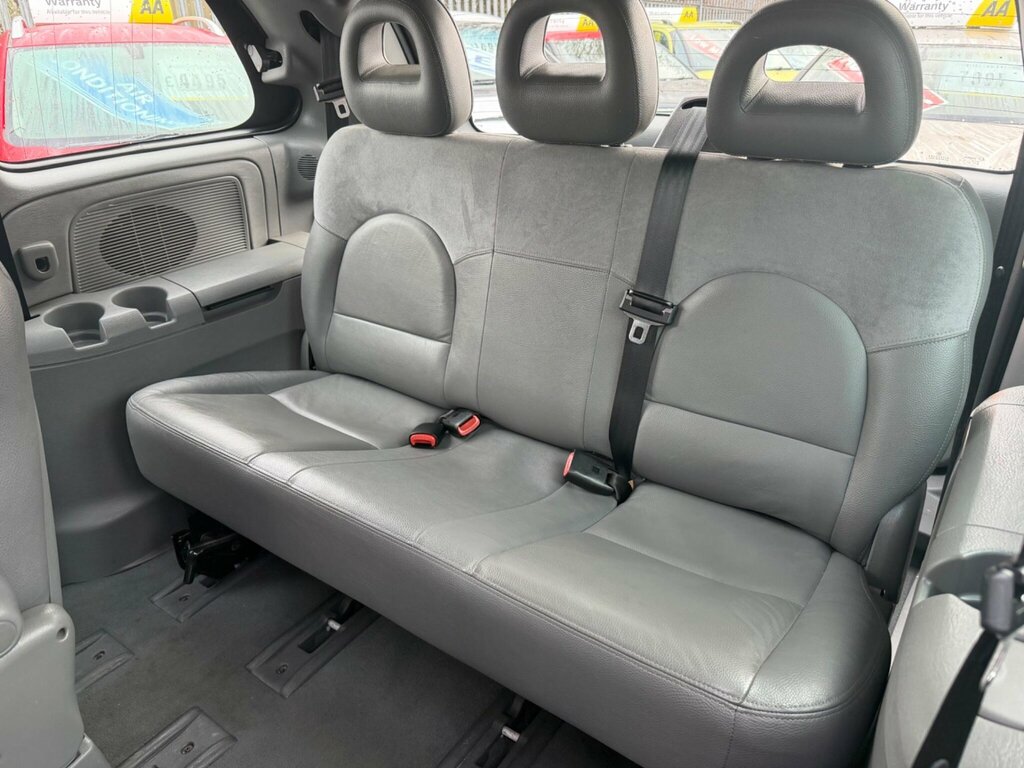 Chrysler Voyager Grand LX Black #15