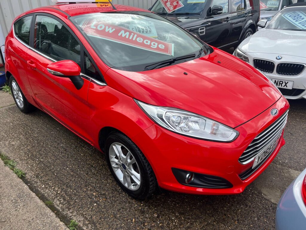 Ford Fiesta 1.25 Zetec Euro 6 Red