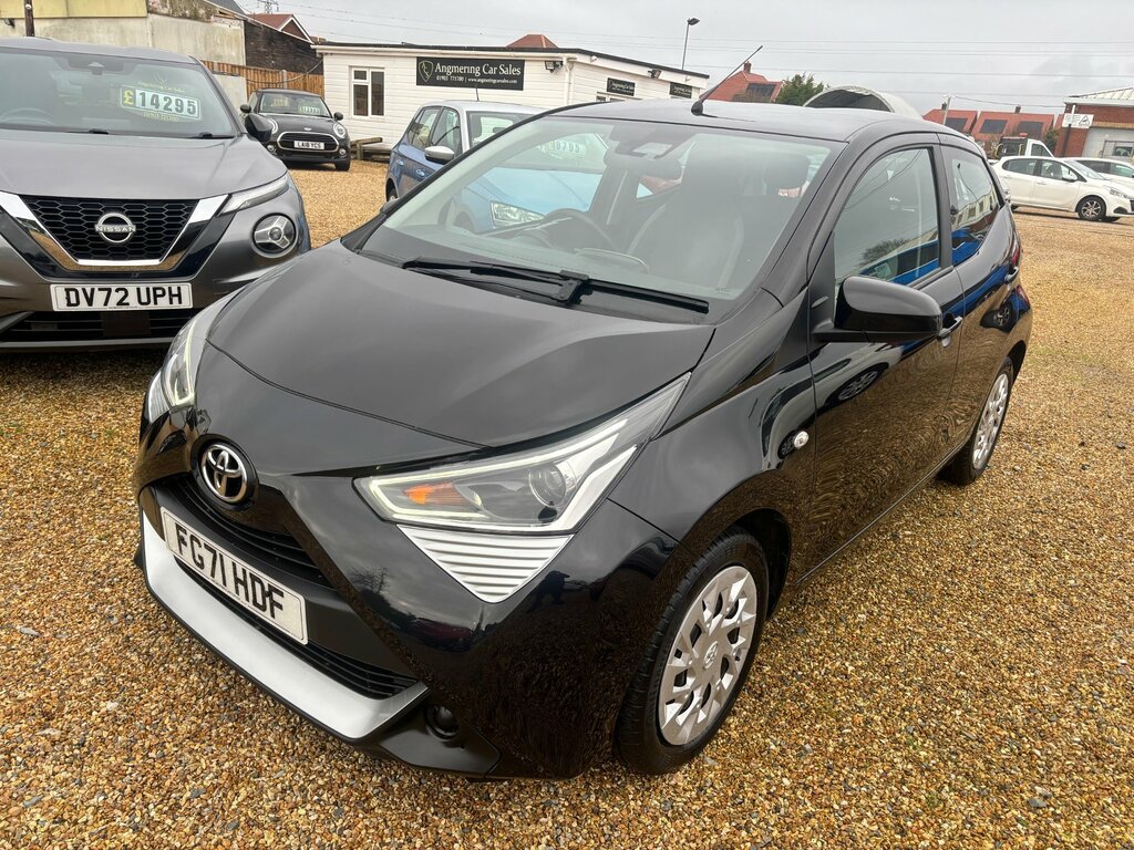 Toyota Aygo 1.0 Vvt-i X-play Hatchback Euro FG71HDF Black #2