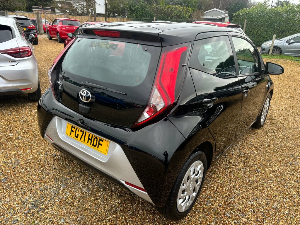 Toyota Aygo 1.0 Vvt-i X-play Hatchback Euro FG71HDF Black #4