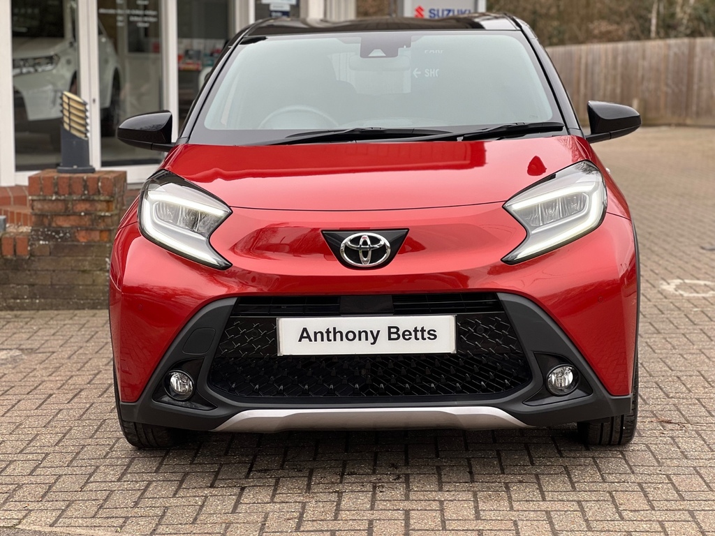 Toyota Aygo X 1.0 Vvt-i Exclusive Red