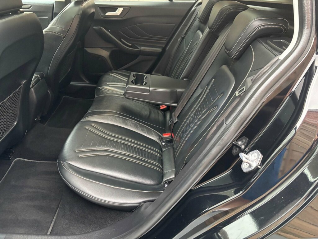 Ford Focus 1.5 Ecoblue Vignale Euro 6 Ss EG19GRF Black #4