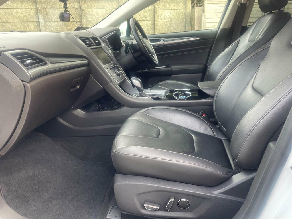 Ford Mondeo 2.0 Tdci Titanium Powershift Euro 6 Ss White #3