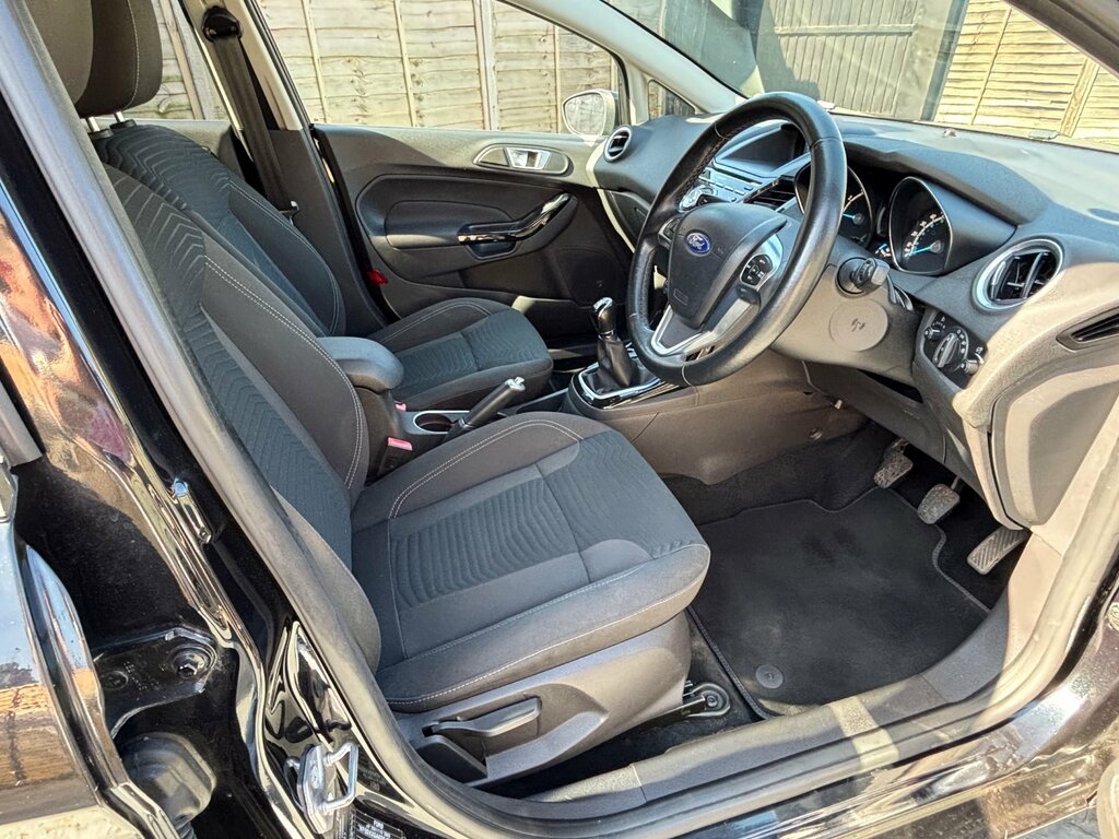Ford Fiesta 1.0 Ecoboost 125 Titanium LM14SCZ Black #2