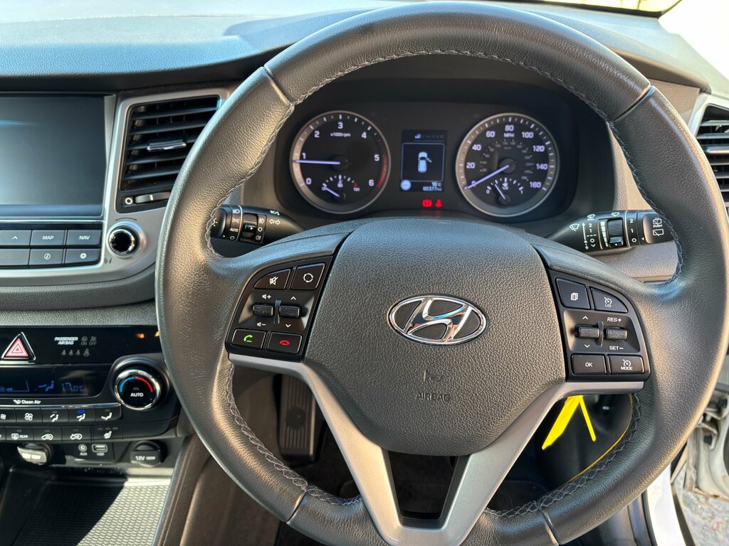 Hyundai Tucson 1.7 Crdi Blue Drive Se Nav 2Wd BL16KCO White #6