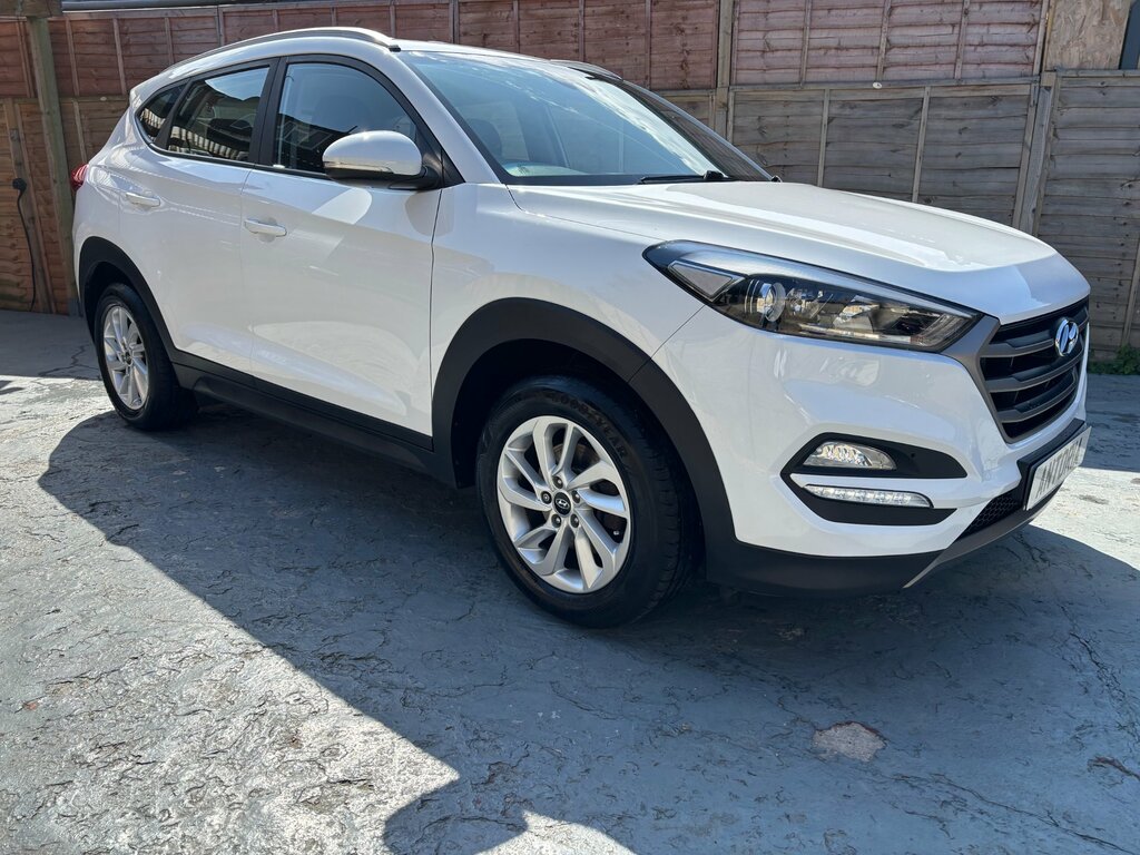 Hyundai Tucson 1.7 Crdi Blue Drive Se Nav 2Wd White