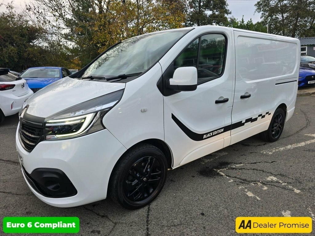 Renault Trafic 2L Black Edition YP71BKE White #6