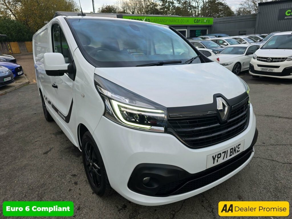 Renault Trafic 2L Black Edition YP71BKE White #3
