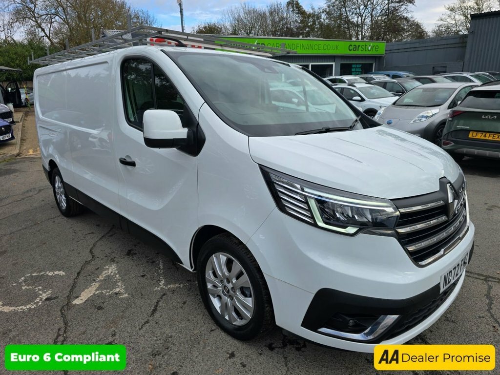 Renault Trafic 2L Sport ND72FMZ White #2