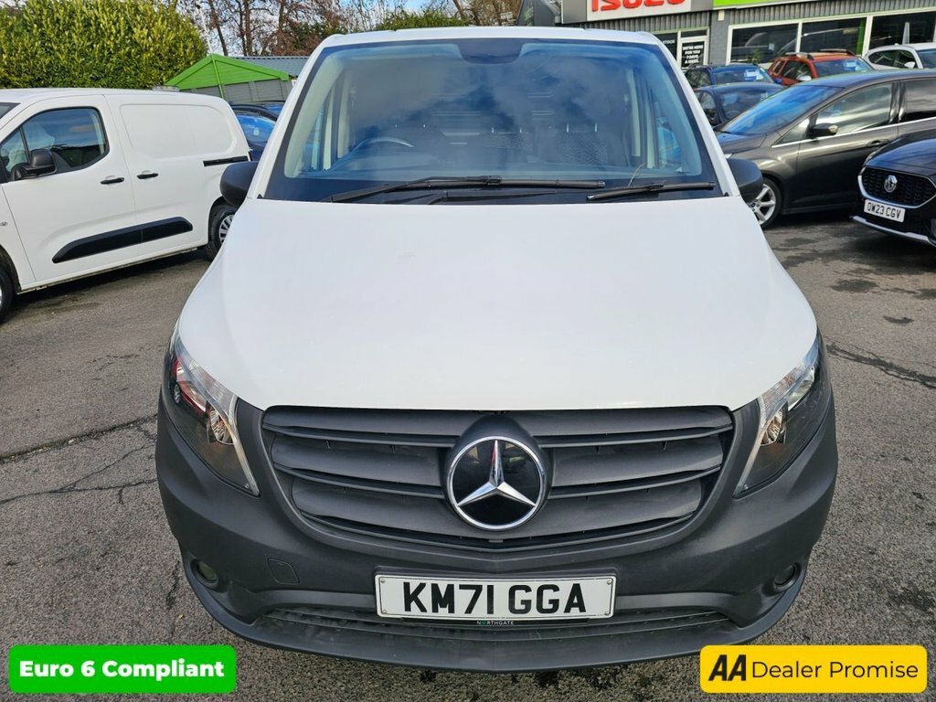 Mercedes-Benz Vito 2L Progressive KM71GGA White #4