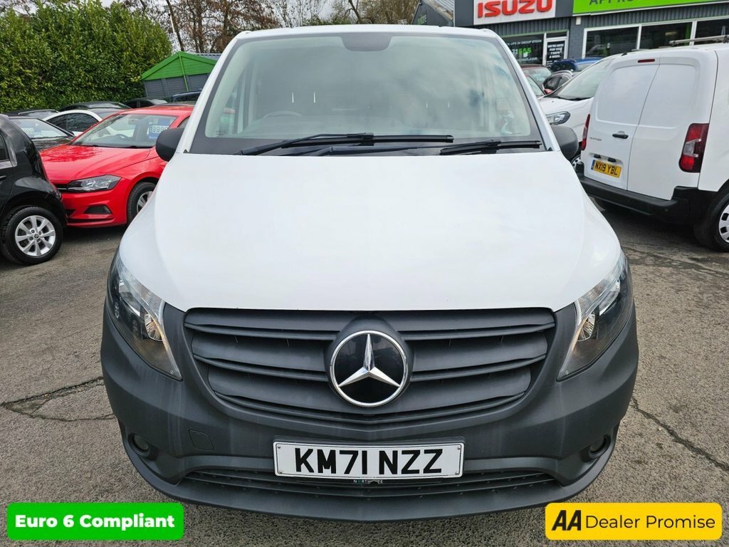 Mercedes-Benz Vito 2L Progressive KM71NZZ White #4