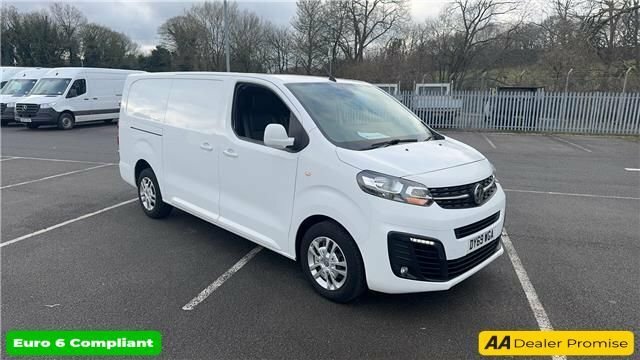 Vauxhall Vivaro 1.5L Sportive White
