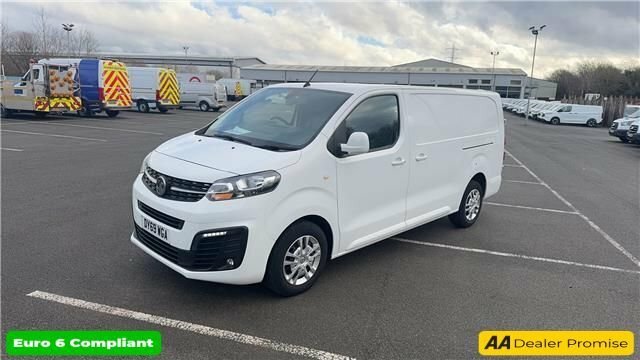 Vauxhall Vivaro 1.5L Sportive White #3