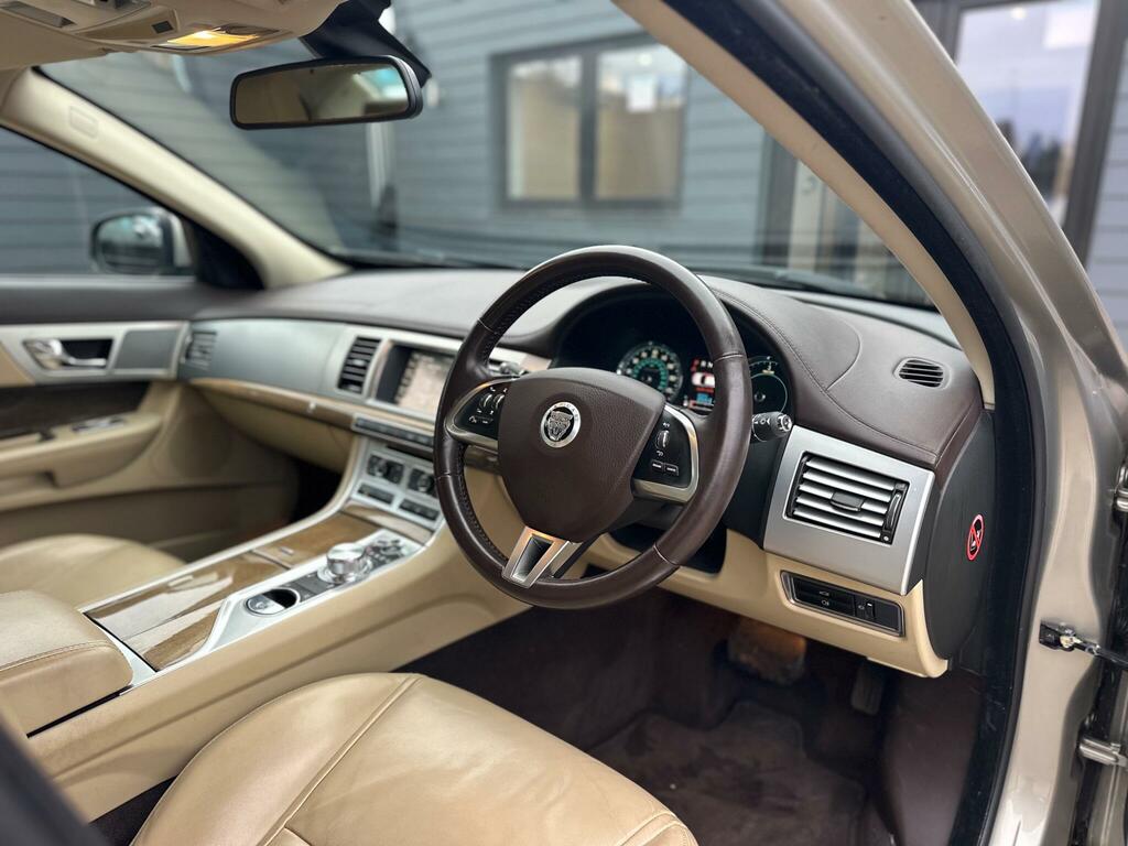 Jaguar XF 3.0D V6 Premium Luxury Euro 5 Gold #2