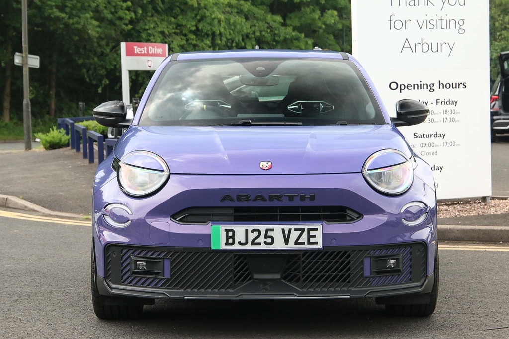 Abarth 600e 207Kw Scorpionissima 54Kwh Purple #4