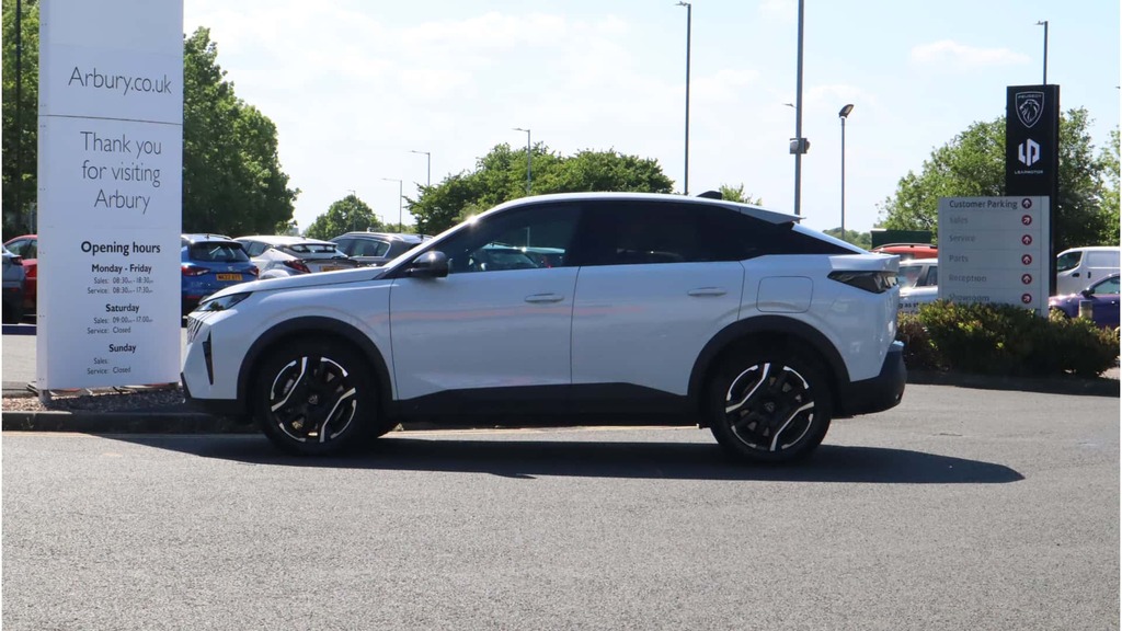 Peugeot 3008 73Kwh 210 1-Speed White #3