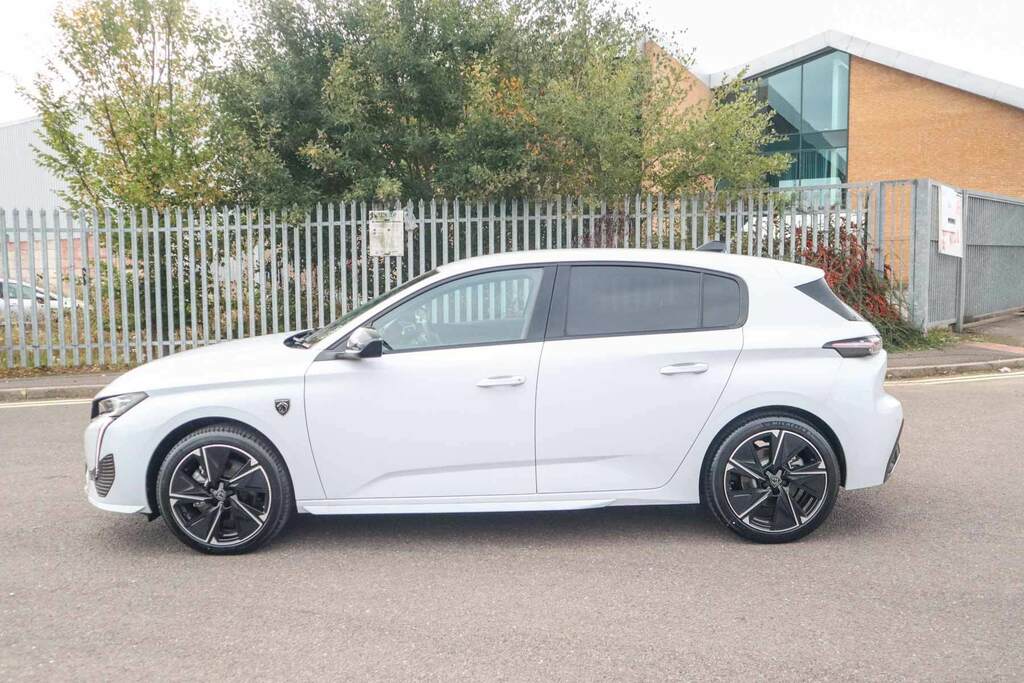 Peugeot 308 54Kwh 156 1-Speed VK75CGZ White #3