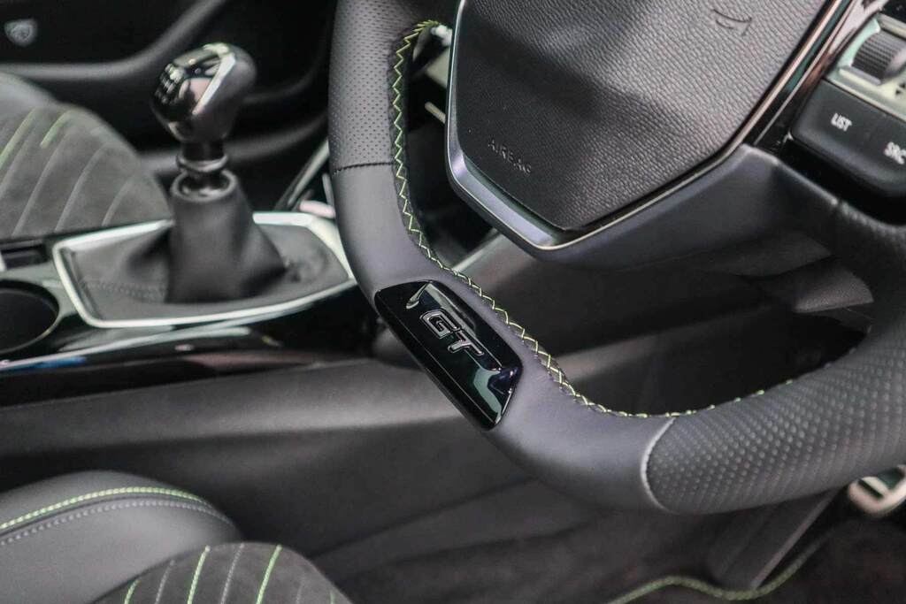 Peugeot 208 1.2 Puretech Tech Edition Black #20