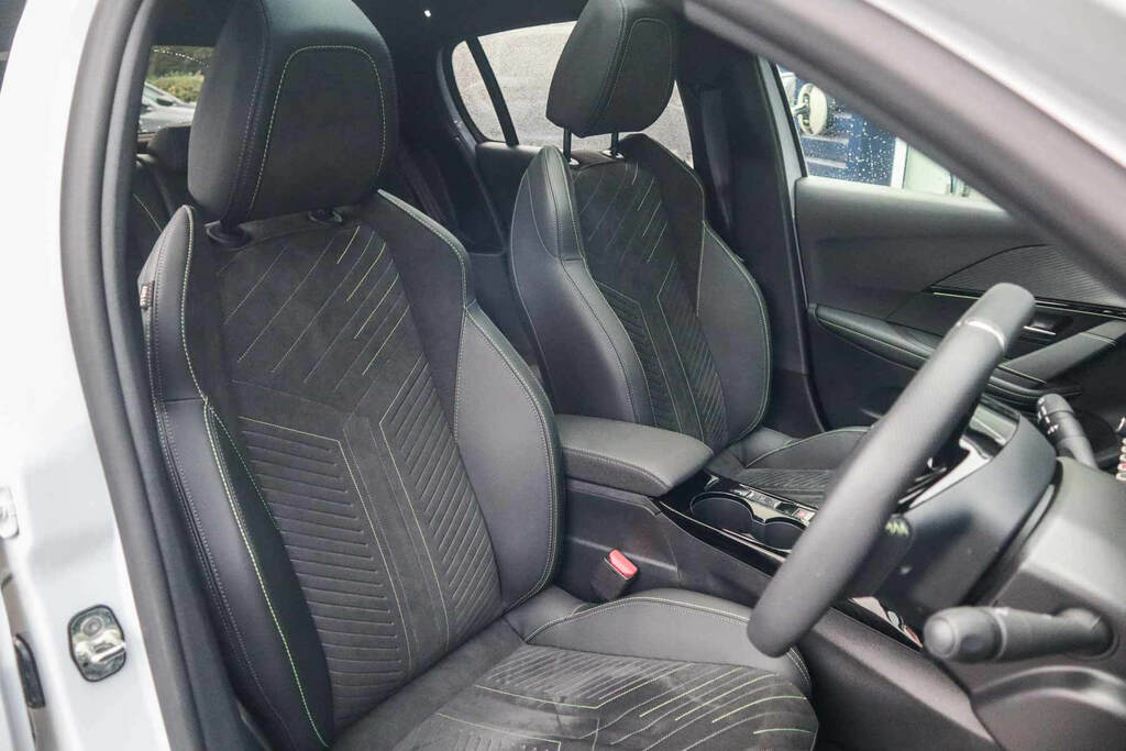 Peugeot 208 1.2 Puretech Tech Edition Black #33