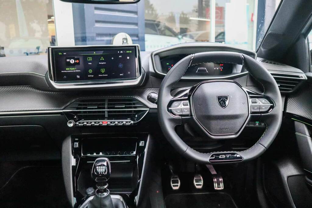 Peugeot 208 1.2 Puretech Tech Edition Black #16