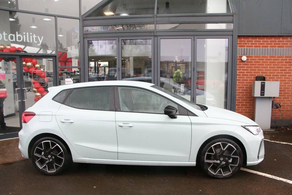 Seat Ibiza 1.0 Tsi 115 Fr Sport Grey #4