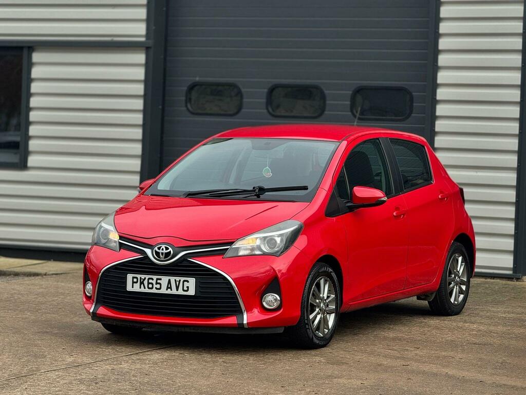 Toyota Yaris 1.0 Vvt-i Icon Euro 6 PK65AVG Red #3