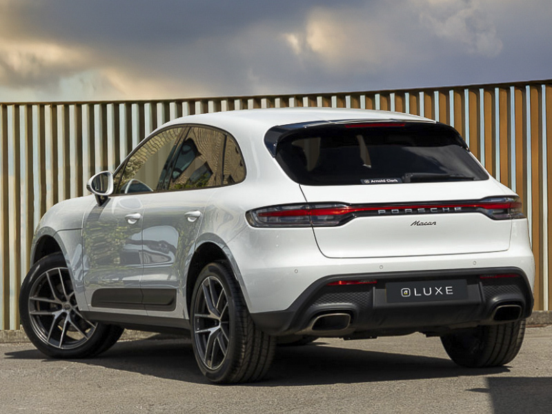Porsche Macan 5dr Pdk FL72WTZ White #2