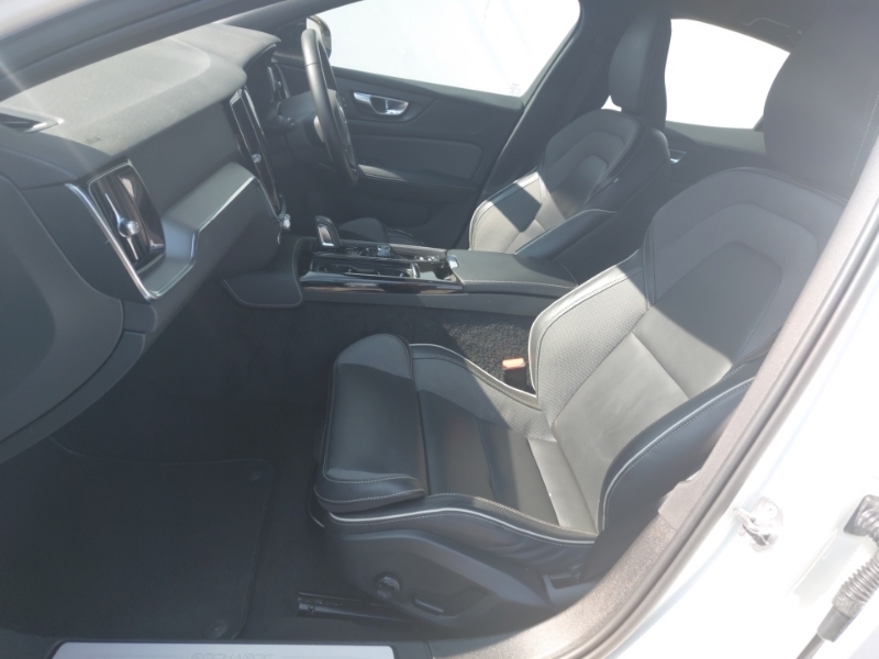 Volvo S60 2.0 T8 Recharge Phev R Design Awd White #5