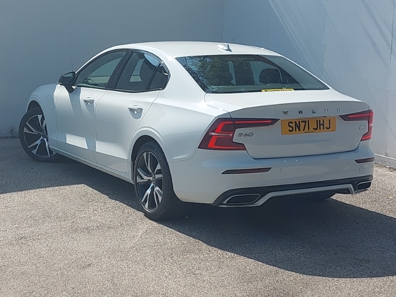Volvo S60 2.0 T8 Recharge Phev R Design Awd White #2