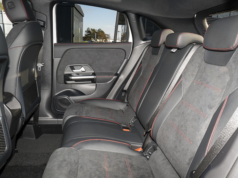 Mercedes-Benz GLA Class Gla 220D 4Matic Amg Line Executive White #6