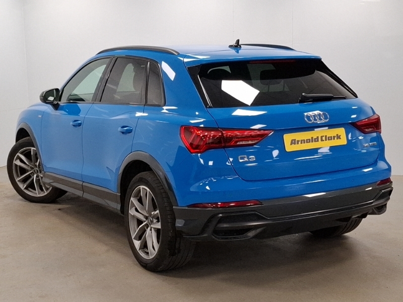 Audi Q3 35 Tfsi Black Edition LV22UNW Blue #2