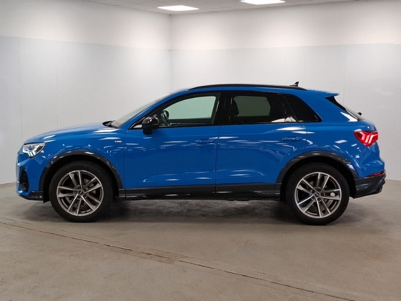 Audi Q3 35 Tfsi Black Edition LV22UNW Blue #4